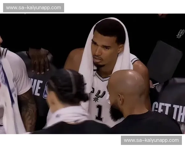 莫兰特掠影对决文班亚马神迹：灰熊vs马刺，西南区王权的更迭与野望